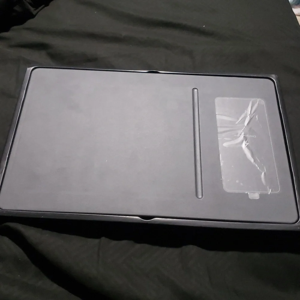 Pout Hands 3 Pro Wireless Charging Mouse Pad Dark Gray